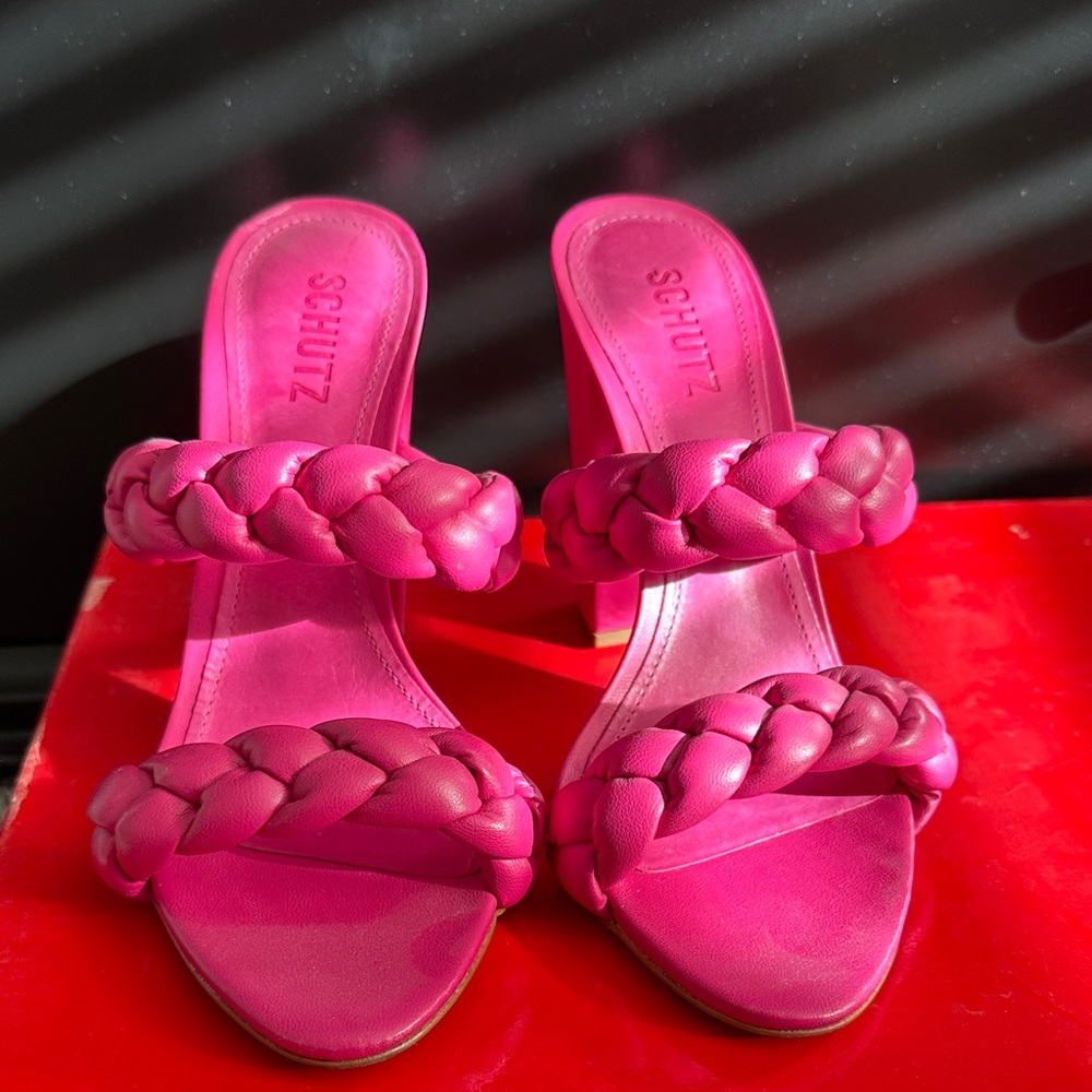 SCHUTZ magenta Braided sandals size 8B